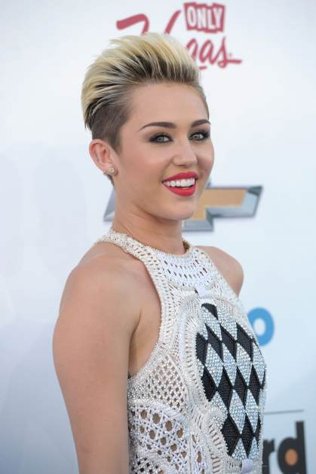 Vroče! Miley Cyrus odkrito podpira istospolne poroke