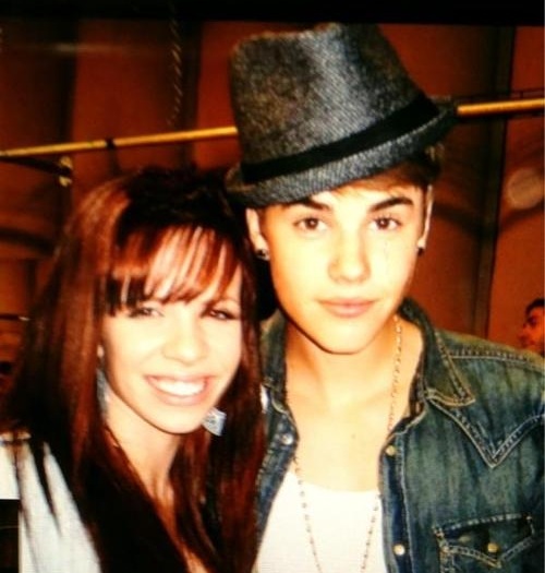 Justin Bieber: Selena ga je opazovala pri njegovem spogledljivem nastopu!