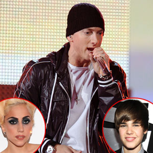 VROČE: Eminem se je v novi pesmi spravil na Justina Bieberja!