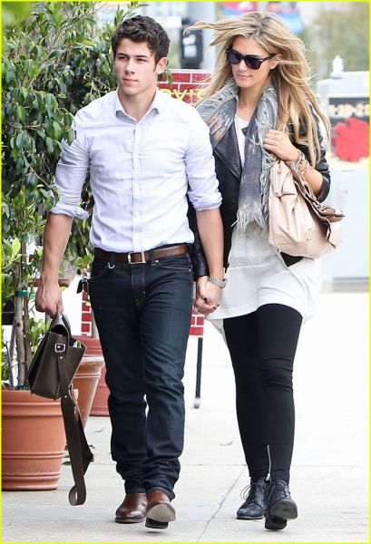 FOTO: Nick Jonas ima 8 let starejše dekle!
