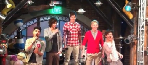Vroče! Prvi pogled na One Direction v seriji iCarly!