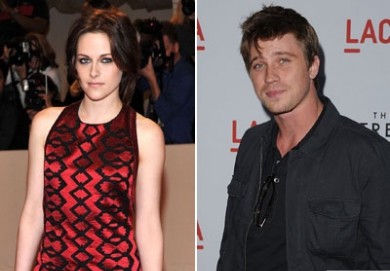 VROČE: Ali Kristen Stewart vara Roberta?!