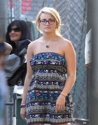 FOTO: Jamie Lynn Spears: Svoji slavni sestri se je pridružila na nečakovi tekmi!