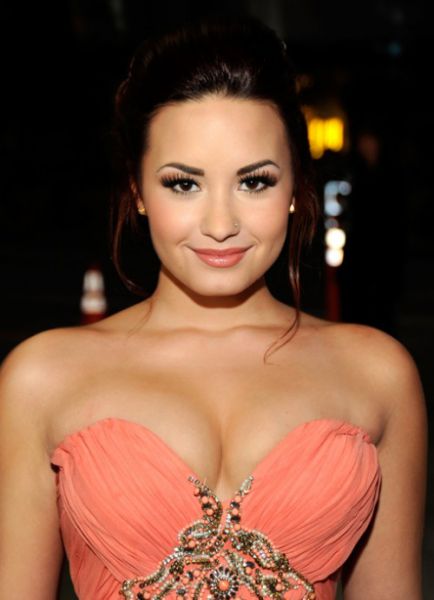 Vroče! Demi Lovato: Ima dve novi pesmi!