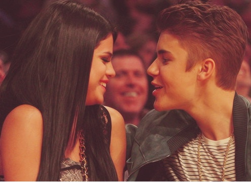 Vroče! Justin in Selena: Na lovu za zaročnim prstanom!
