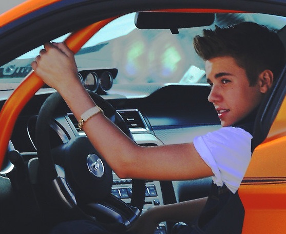 Vroče! Justin Bieber: Razkrivamo naslove pesmi in dejstva o albumu Believe!
