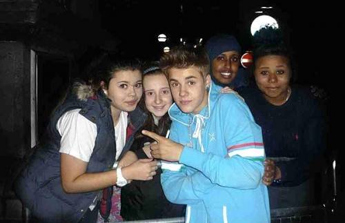 Justin Bieber: Za 20 minut ujet v dvigalu z Belieberji!