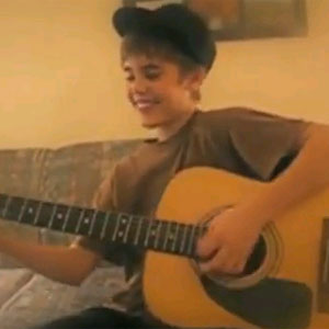 VIDEO: Justin Bieber nastopa v novi Googleovi reklami!