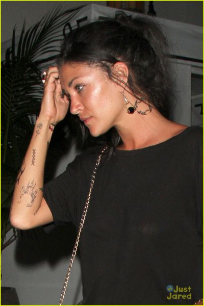 Foto: Jessica Szohr: Pokazala svoje številne tatuje!