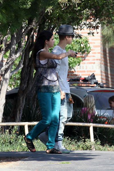 Justin Bieber: Svojo Seleno obiskal na snemanju novega filma!