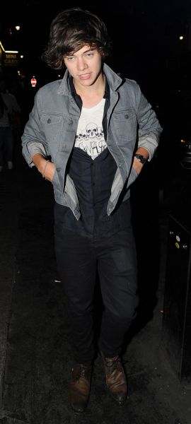Vroče! Harry iz 1D in Caroline Flack ujeta na isti zabavi!