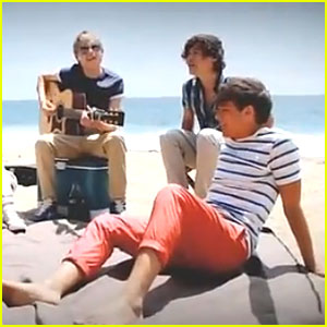 Vau! One Direction: Navdušili s priredbo Wonderwall!