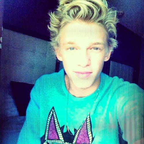 Vroče! Cody Simpson: Prvi trailer njegovega prihajajočega filma!