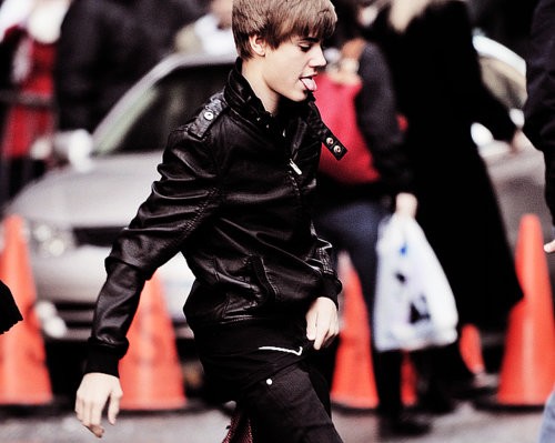 VROČE: Justin Bieber je dobil zastonj kondome!