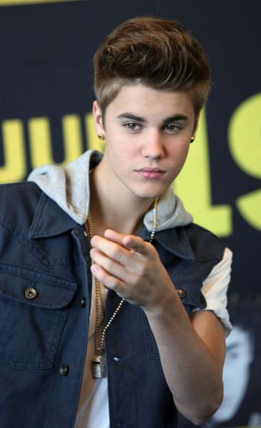 Vroče! Justin Bieber: Na internetu še ena njegova pesem z akustičnega albuma!
