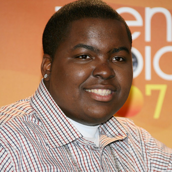 VIDEO: Sean Kingston prvič po nesreči spet na odru!