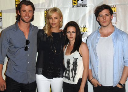 FOTO: Kristen in Kellan na Comin Conu tudi vsak s svojim filmom!