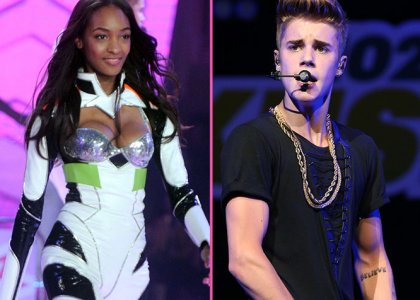 Vroče! Justin Bieber: Pohvalil je njene prsi!