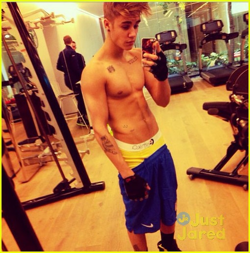 HOT! Justin Bieber: Na novih fotografijah pokazal svoje mišice!