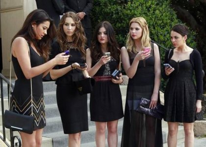 Pretty Little Liars: Nove fotografije iz premierne epizode četrte serije!