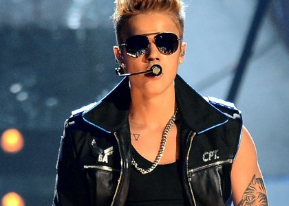Nova drama! Justin Bieber: Z avtomobilom divjal v bližini otroka?!