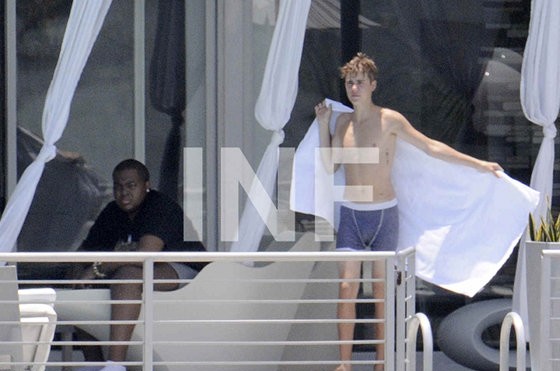 FOTO: Justin Bieber v boksaricah!
