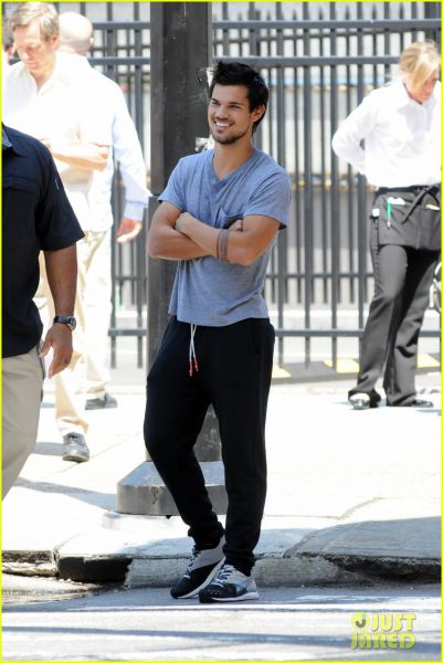 Foto: Taylor Lautner: Celo v trenirki je HOT!