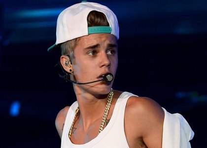 OJOJ! Justin Bieber: Policaji so ga vrgli iz kluba!