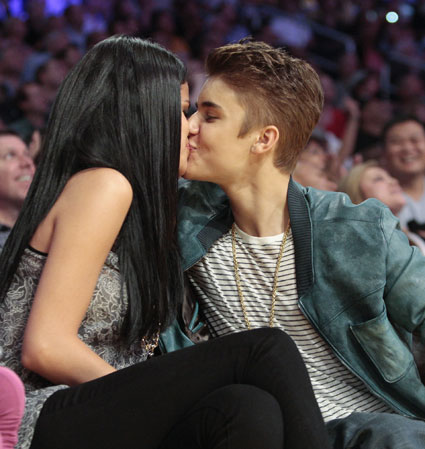 Justin Bieber: Že pri 15. letih je bil zatreskan v Seleno Gomez!