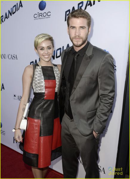 FOTO: Miley in Liam: Po več kot letu dni spet skupaj na rdeči preprogi!