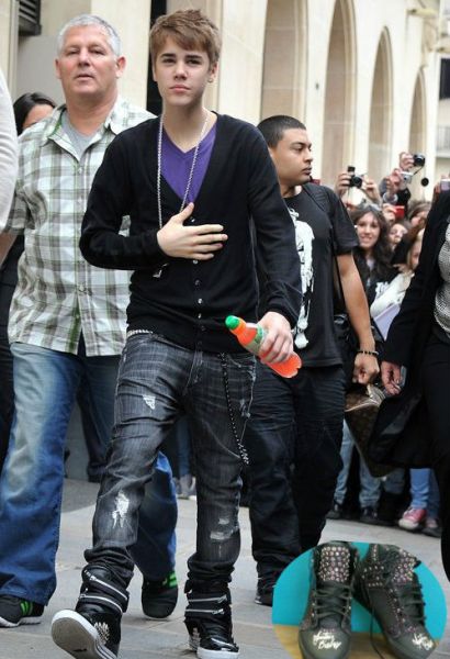 Justin Bieber: V dobrodelne namene podaril superge!