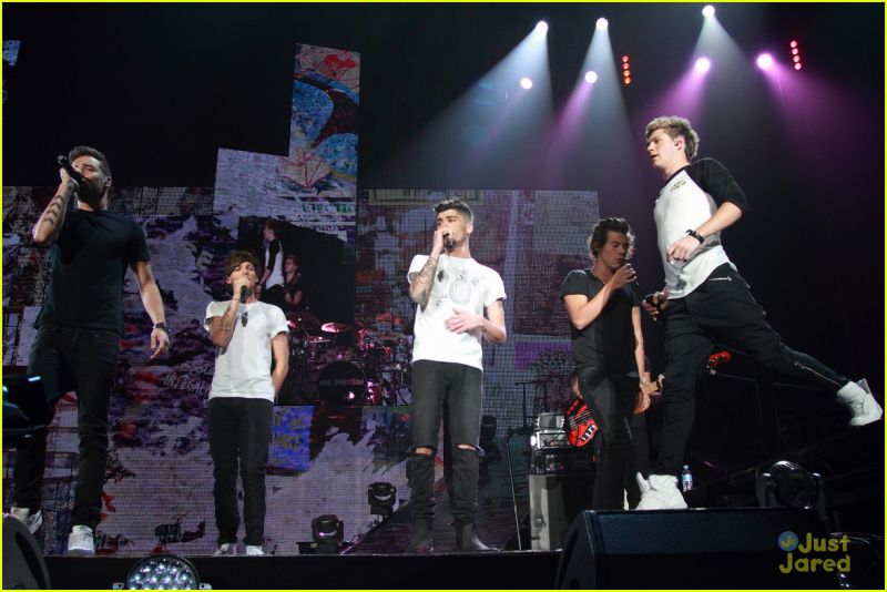 FOTO: Tudi One Direction nazaj na turneji!