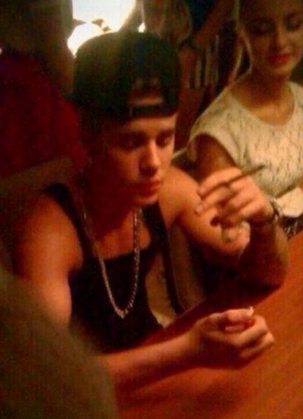 ŠOK! Justin Bieber: Spet so ga ujeli s travo?!