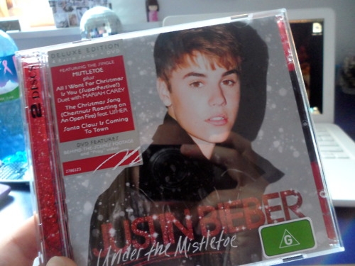 Vroče! Nov album Justina Bieberja je ZUNAJ!