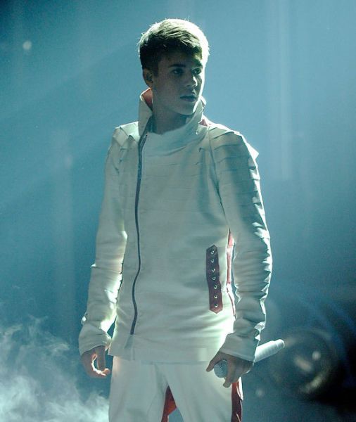 Video: Justin Bieber: Na AMA pripravil fantastičen nastop!