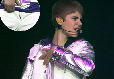 FOTO: Justin Bieber: Nastopil je z odprto zadrgo!