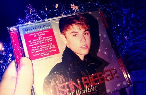 Vroče! Justin Bieber: Njegov božični album najbolje prodajan album desetletja!