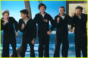 Vroče! One Direction: V novem videospotu so zgoraj brez!