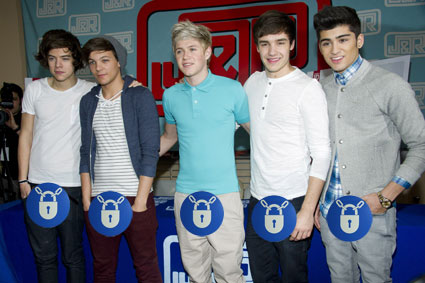 Šok! One Direction: Zaradi menedžerjev živijo kot v celibatu!