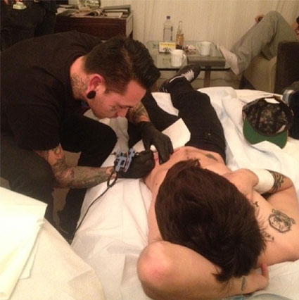 Zayn iz 1D: Dal si je narediti še en nov tatu, tokrat blizu mednožja!