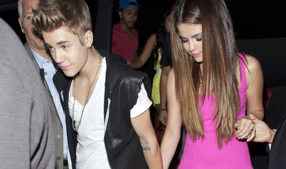 Selena Gomez: Nenehni škandali o njeni zvezi z Justinom jo jezijo!