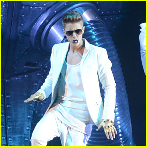 Šok! Justin Bieber v bolnišnici, včeraj se je zrušil na odru!