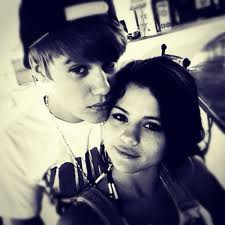Vroče! Je Selena Gomez prespala pri Justinu Bieberju?!