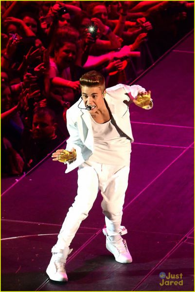 Vroče! Justin Bieber: Začel se je evropski del turneje Believe!