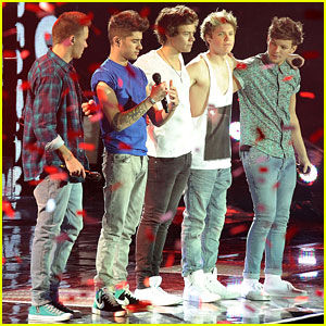 Vroče! One Direction: Začetek njihove turneje Take Me Home!