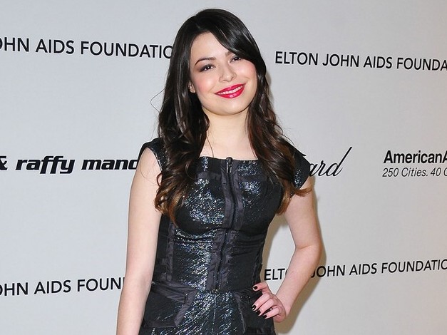 FOTO: Tudi Miranda Cosgrove se je udeležila Oskarjev!