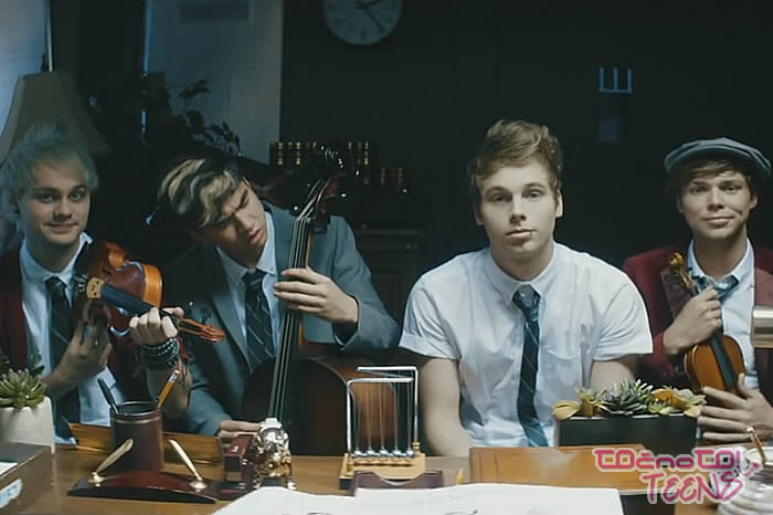 Kakšen se ti zdi nov videospot skupine 5SOS?