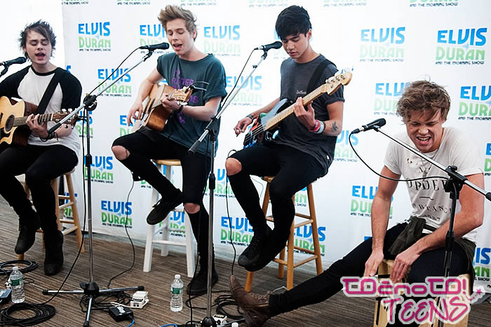5SOS premierno na radijski postaji s She Looks So Perfect!