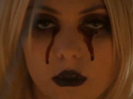 VROČE+VIDEO: Nov videospot Taylor Momsen, ki je predvsem krvav!