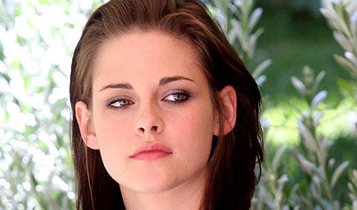 Kristen Stewart: Pripravljena je nadomestiti Angelino Jolie